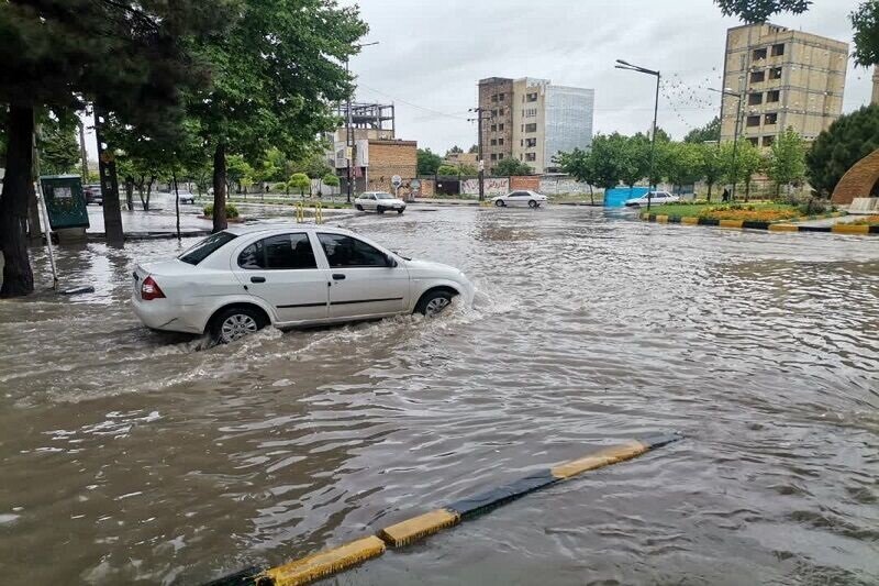 نقاط ایجاد آبگرفتگی شهر کرمانشاه شناسایی و رفع مشکل می شود