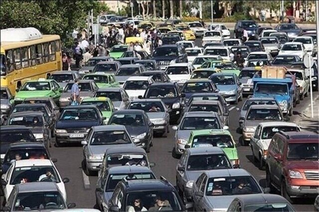 تهران نوسان ترافیکی تهران با تغییر ساعت ادارات