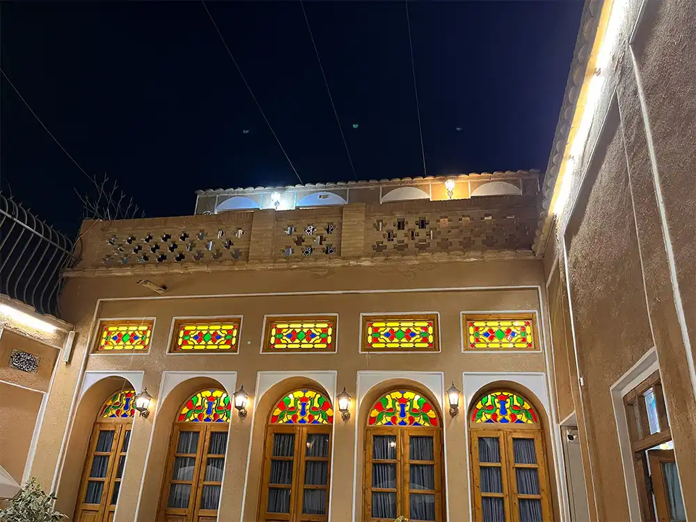 اصفهان را متفاوت تجربه کنید؛ آشنایی با اقامتگاه سنتی طاووسیه اصفهان